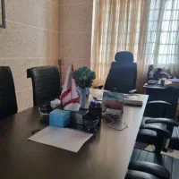 یک نفر آقا برای دبیر زبان برای دبیرستان پسرانه