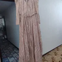 پیراهن مجلسی|لباس|رباط‌کریم, رباط‌کریم|دیوار