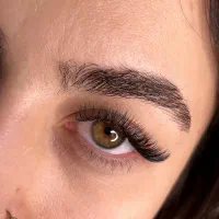 سالن تخصصی مژه و ناخن