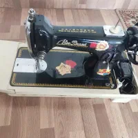 یک عدد چرخ خیاطی