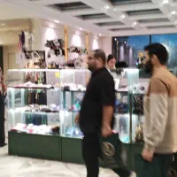 فروشنده خانم