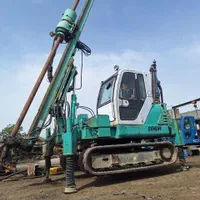 خانم مهندس عمران سازه و خاک و زلزله