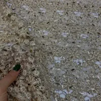 پارچه گیپور رنگ کرم دست دوز