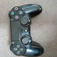 دسته ئ ps4 همراه ۲ بازی