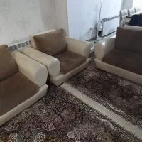 فروش مبل راحتی چرم 7 نفره به رنگ کرم قهوه‌ای|مبلمان خانگی و میز عسلی|کرج, ساسانی (قلمستان)|دیوار