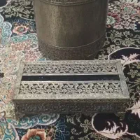 جا دستمالی و سطل آشغال