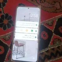 گوشی سالم است و کارتون هم دارد