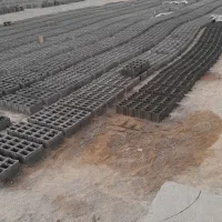 کارگر بلوک زنی با دستگاه پرداخت درصدی