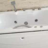 وان جکوزی ۶ پمپه