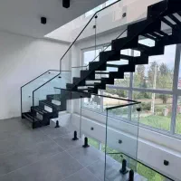 مجموعه شیشه ، کرکره  ، تایل ، پنجره و دیزاین داخل