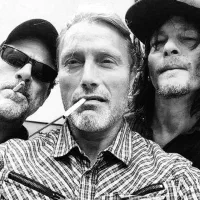 بهترین و بزرگترین آرشیو فیلم و سریال و موسیقی|فیلم و موسیقی|قم, امامزاده ابراهیم|دیوار