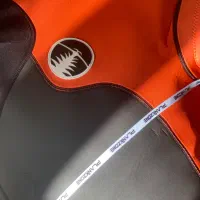 وت سوت(لباس غواصی)