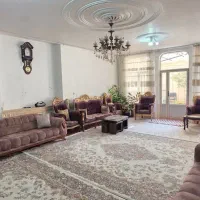 منزل دوطبقه مناسب برای سه خانواده