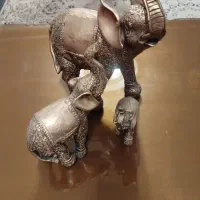 تعدادی مجسمه