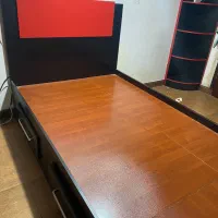 یک عدد تخت ۱ نفره با تشک|تخت و سرویس خواب|رشت, دیلمان|دیوار