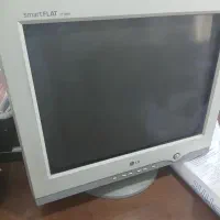 مانیتور کامپیوتر سالم