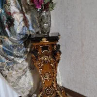 میز بلند کنار سالنی