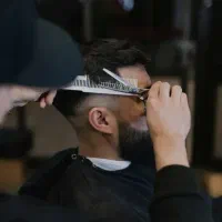 آموزش پیرایش مردانه به همراه مدرک فنی حرفه ای