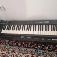 میدی کنترلر۵ اکتاو ام اودیو