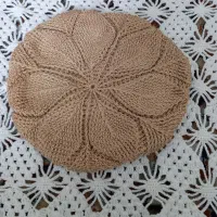 کلاه انگلیسی و اسکارف دست بافت|لباس|قدس, شهر‌قدس|دیوار