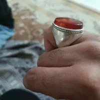انگشترکلکسیونیF عقیق خیلی قدیمی ۴تامهر داره