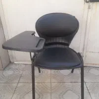 صندلی دانشجویی