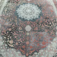 یک  فرش تک در سایز ( ۹ )متری زیبا و در حد نو