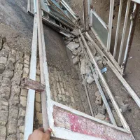 تعدادی در ب و پنجره آهنی وچندعددتیرآهن|مصالح و تجهیزات ساختمان|سوسنگرد, |دیوار