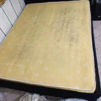 تشک با میز نهار خوری