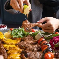 ۱۵ نیروآقا جهت کار در رستوران/جای خواب/غذا/رایگان|استخدام خدمات فروشگاه و رستوران|تهران, پاسداران|دیوار