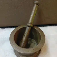 ظروف مسی و برنج قدیمی|کلکسیون اشیاء عتیقه|ساری, |دیوار