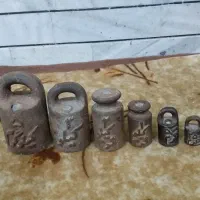 ۶ عدد سنگ وزنه ها ترازو قدیمی عتیقه