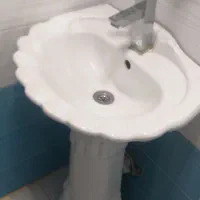 روشویی به همراه آینه و جا مایعی