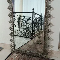 آینه و شمعدان برنزی