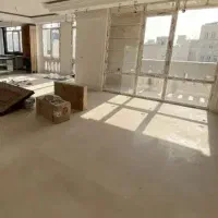 ۱۳۰ متری     نبش میدان  برند مدرن