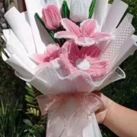 گل های روبانی و پیپ پاکنی