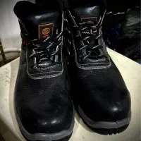 پوتین های ایمنی مخصوص کار