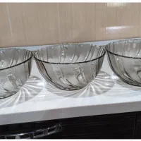 کاسه بزرگ سالاد یا آش دودی فرانسه