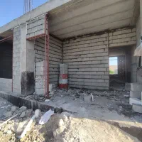استاد بنا با نیروی کارگر در هر خدماتیه کار