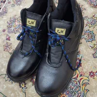 کفش|کیف، کفش، کمربند|رباط‌کریم, رباط‌کریم|دیوار