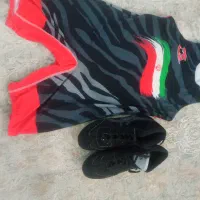 کفش و لباس کشتی