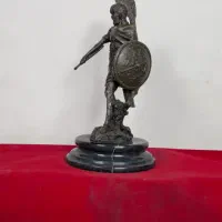 مجسمه برنز گلادیاتور سپر بدست برنزی