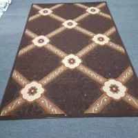 فرش ۳متره قهوه ای و۲کنار ی لاکی  طول ۳متر