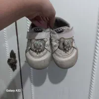 تعدادی کفش و لباس بچگانه|کفش و لباس بچه|تهران, امیریه|دیوار