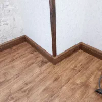 قرنیز دیوار کوب درب چوبی|خدمات پیشه و مهارت|اصفهان, جاوان|دیوار