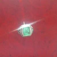 انگشتر زمرد با پایه نقره