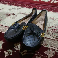 یک جفت کفش|کفش و لباس بچه|اهواز, کوروش|دیوار