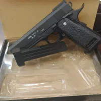 تفنگ فلزی ساچمه ای|اسباب‌بازی بچه|شیراز, بعثت|دیوار