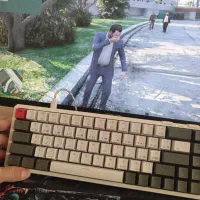 کیبورد حرفه ای مکانیکال RGB داره