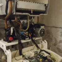 سرویس سالانه پکیج و آبگرمکن،جلوگیری از ضرر میلیونی|خدمات پیشه و مهارت|تهران, مینیسیتی (شهرک نفت)|دیوار